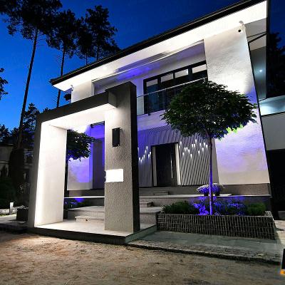 Dom prywatny, elewacja kolejowa z oświetleniem / House, rail facade with lighting